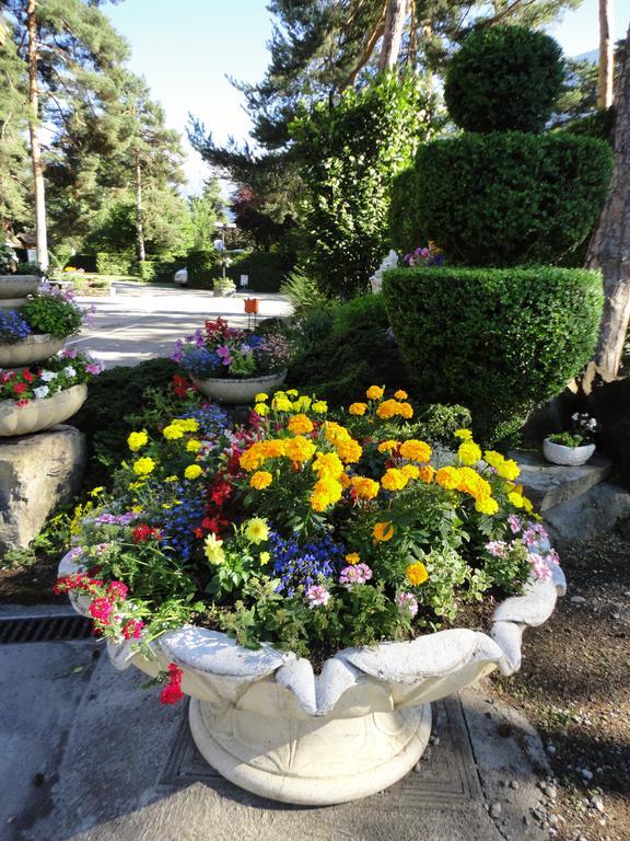 Camping La Cascade Villa Le Bourg-d'Oisans Exterior photo